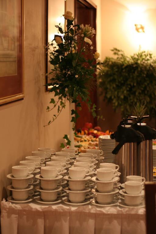 Hotel Tenishouse Marki  Εξωτερικό φωτογραφία