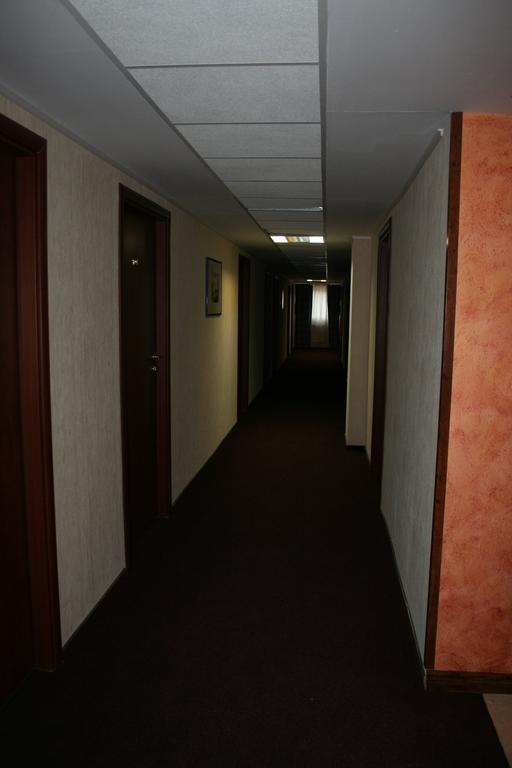 Hotel Tenishouse Marki  Εξωτερικό φωτογραφία