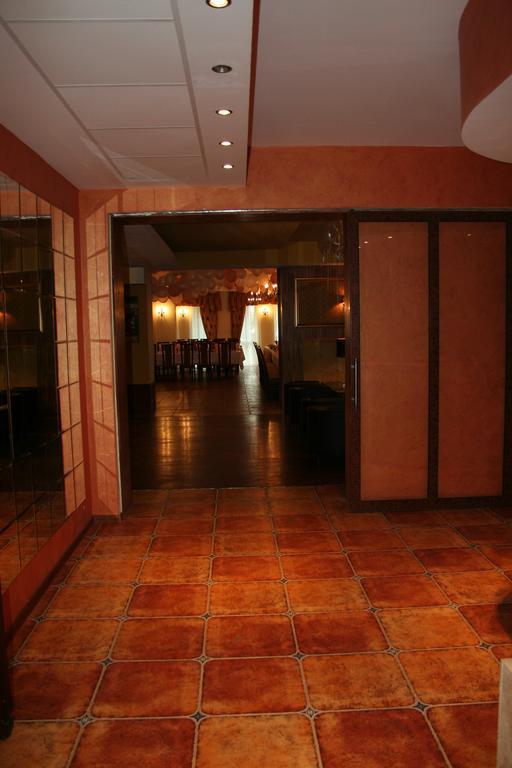 Hotel Tenishouse Marki  Εξωτερικό φωτογραφία