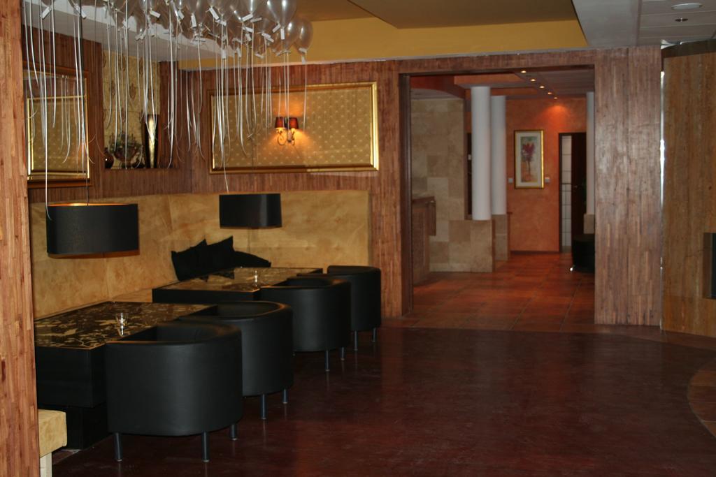 Hotel Tenishouse Marki  Εξωτερικό φωτογραφία
