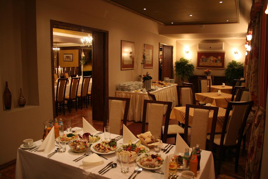 Hotel Tenishouse Marki  Εξωτερικό φωτογραφία