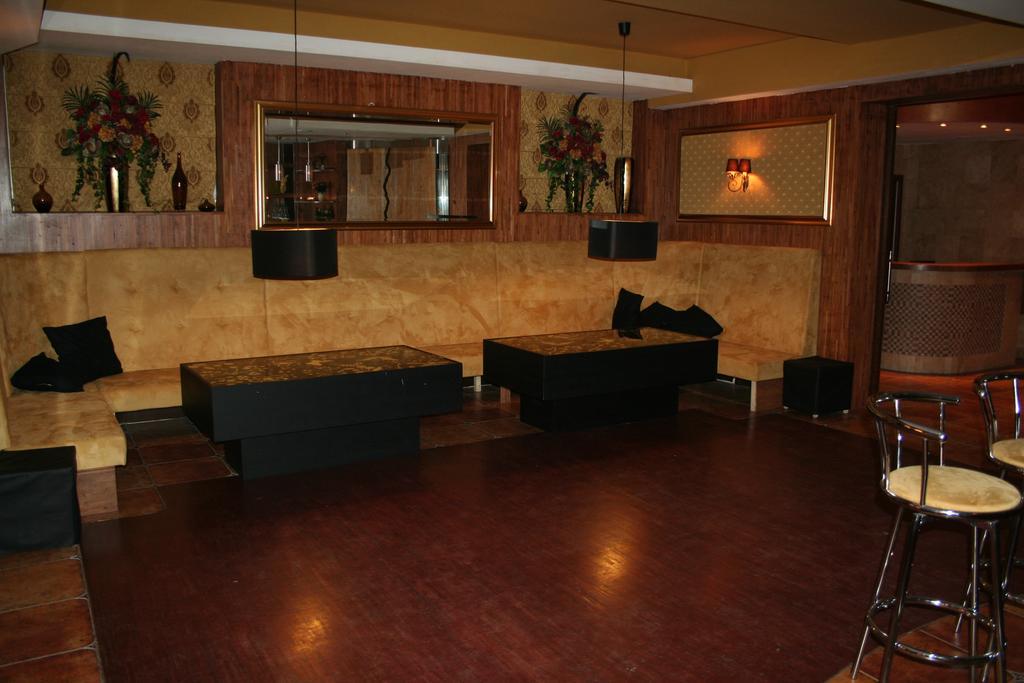 Hotel Tenishouse Marki  Εξωτερικό φωτογραφία