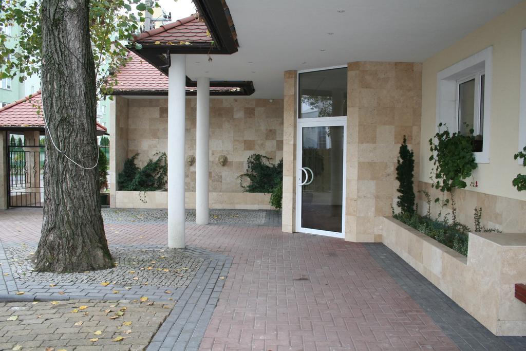 Hotel Tenishouse Marki  Εξωτερικό φωτογραφία