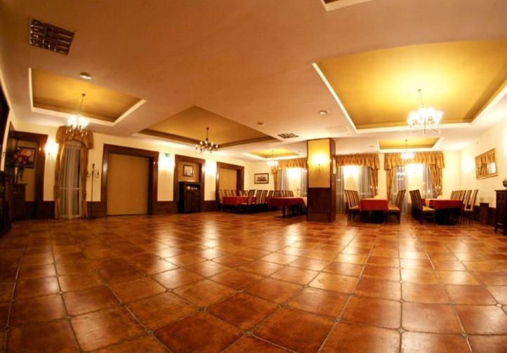 Hotel Tenishouse Marki  Εξωτερικό φωτογραφία