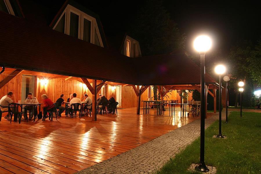 Hotel Tenishouse Marki  Εξωτερικό φωτογραφία