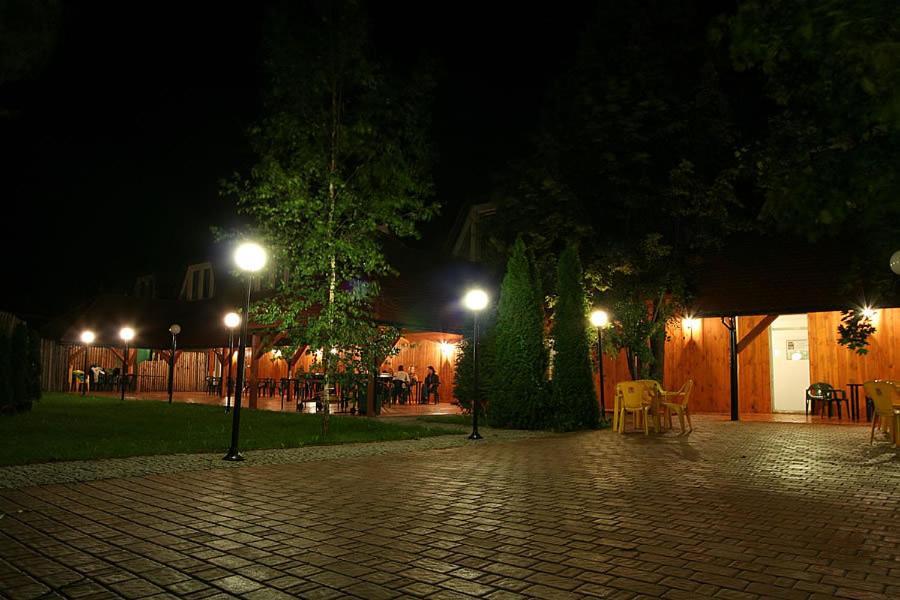 Hotel Tenishouse Marki  Εξωτερικό φωτογραφία